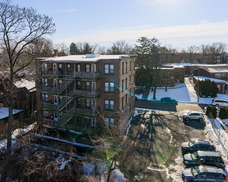 92 Woodside Terrace, Unit 2R Springfield, MA 01108 - Photo 36 of 42 a view of a houses with city view