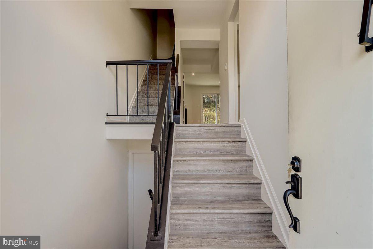 9226 Bellbeck Road Baltimore, MD 21234 - Photo 5 of 38 Gallery Image 5