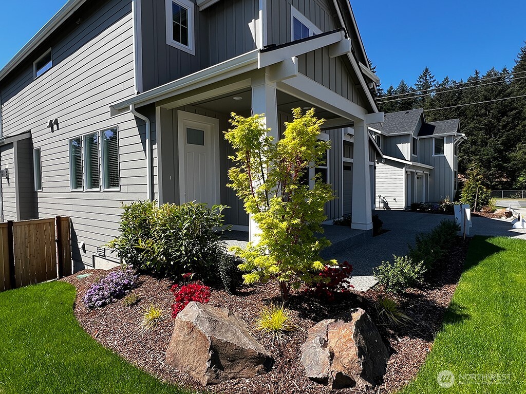 18011 Southeast 250th Place, Unit 2 Covington, WA 98042 - Photo 3 of 40