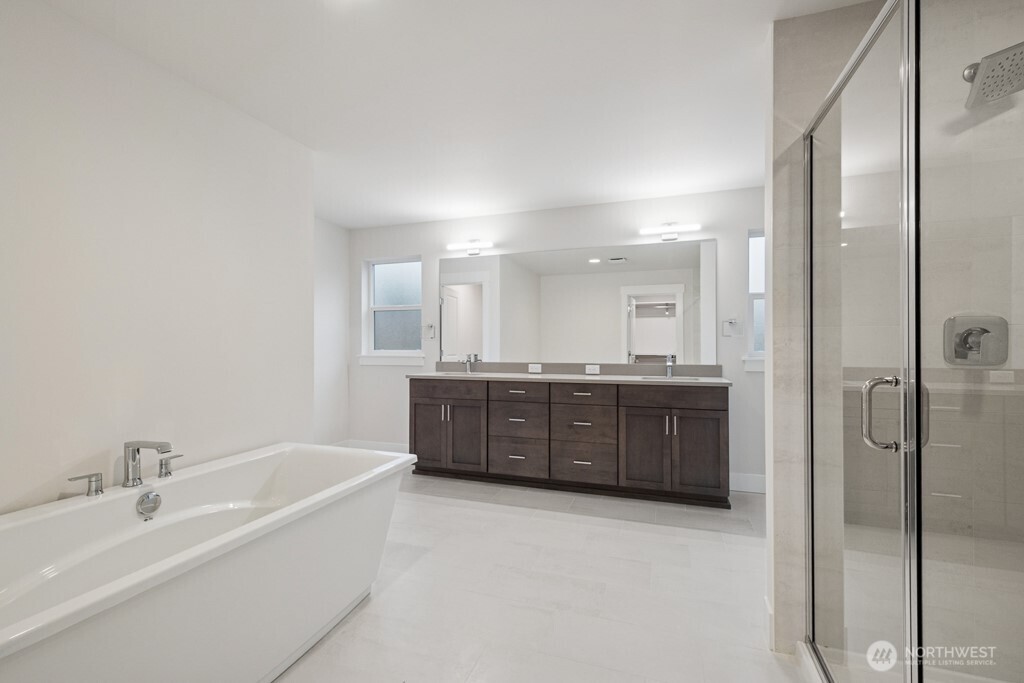 18011 Southeast 250th Place, Unit 2 Covington, WA 98042 - Photo 32 of 40