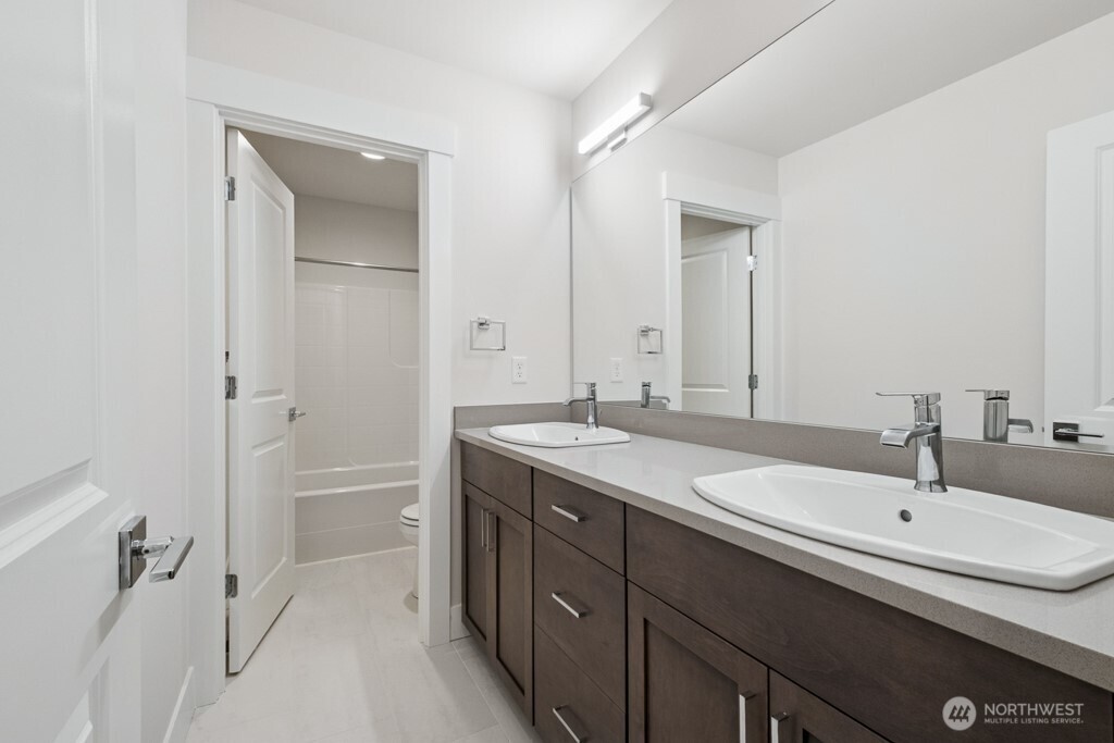 18011 Southeast 250th Place, Unit 2 Covington, WA 98042 - Photo 38 of 40