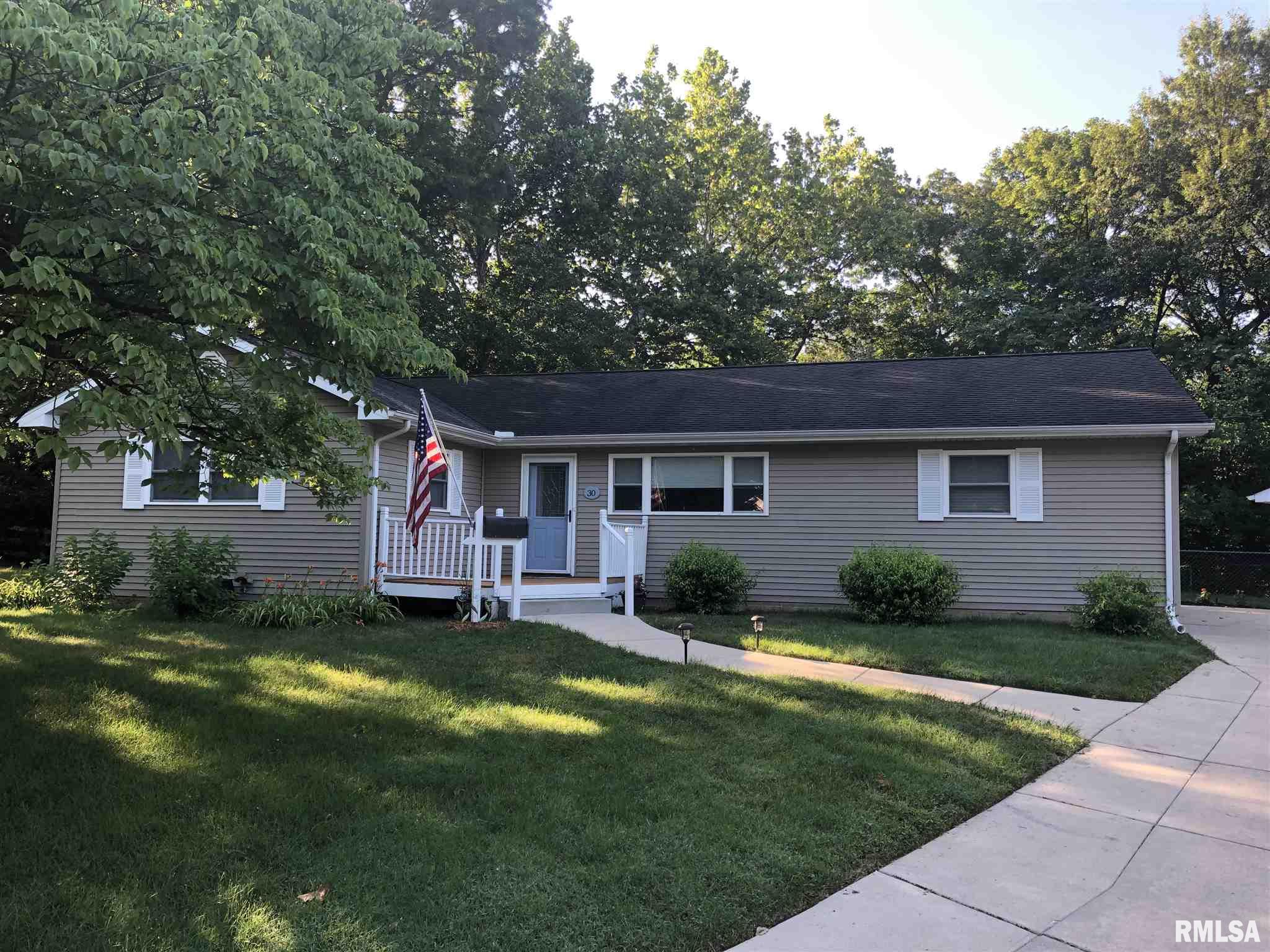 30 Sunny Side Drive Springfield, IL 62702 - Photo 1 of 33
