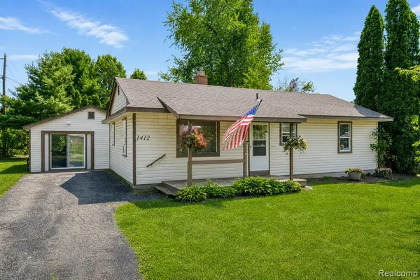 $300,000 | 1412 Morning Dove Road, Wixom, MI 48393