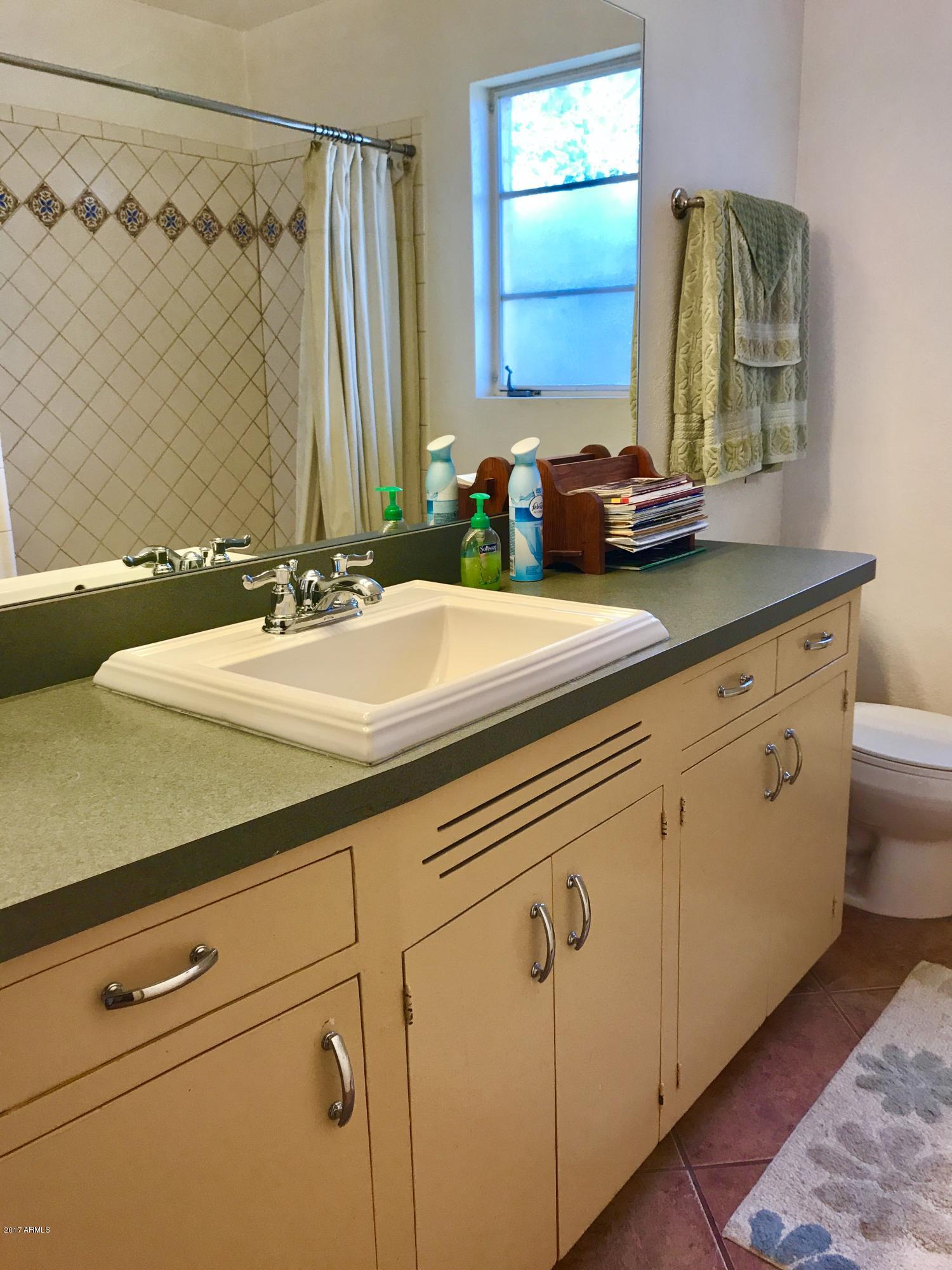 2322 West Cheery Lynn Road Phoenix, AZ 85015 - Photo 15 of 35 FullSizeRender 33