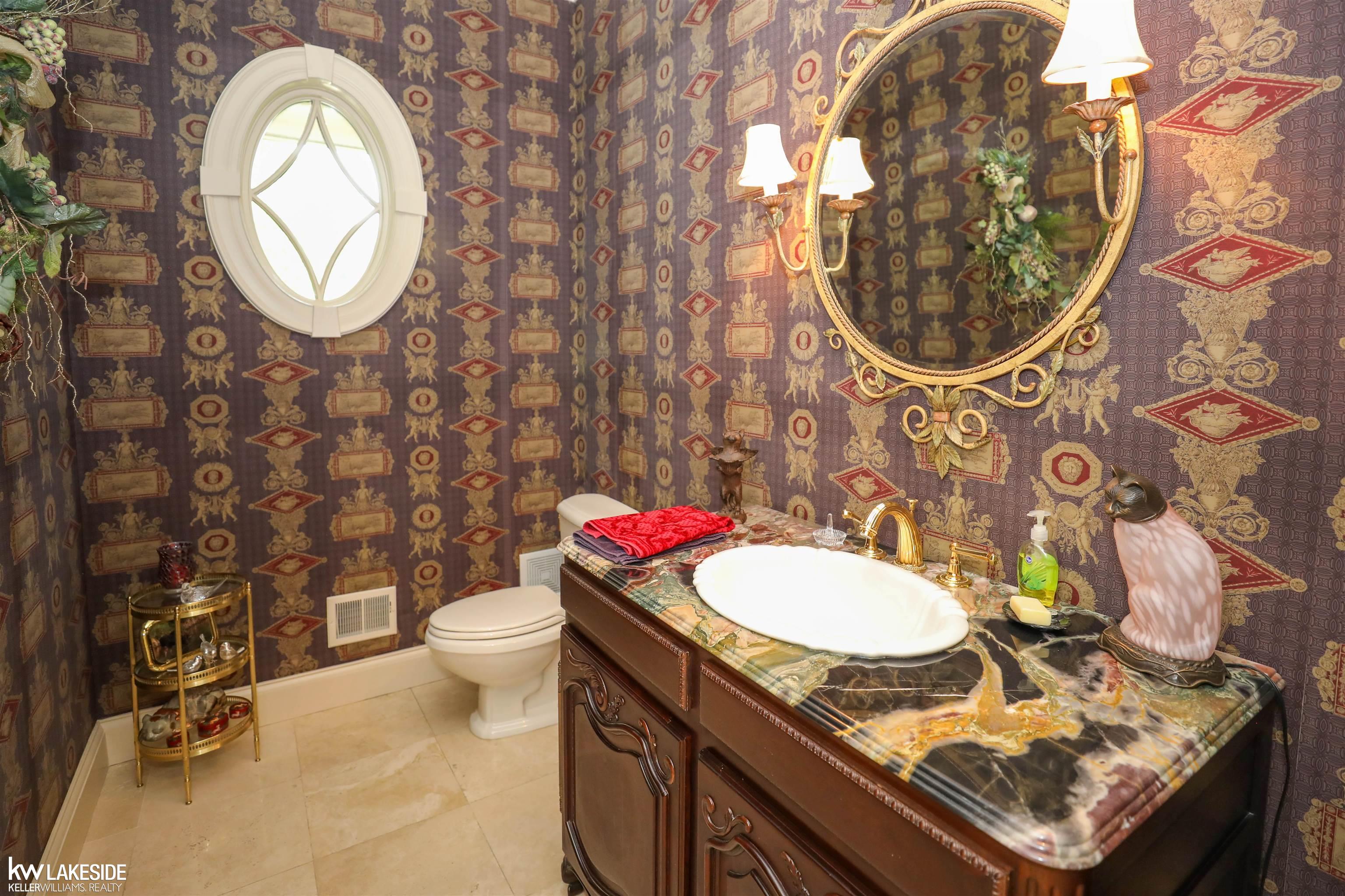 2000 Touraine Drive Rochester, MI 48306 - Photo 8 of 74