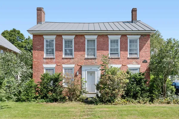 $1,000,000 | 125 Bridge Street, Waitsfield, VT 05673