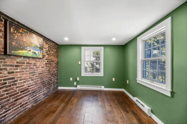 $1,000,000 | 125 Bridge Street, Waitsfield, VT 05673