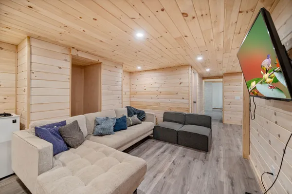 $1,000,000 | 125 Bridge Street, Waitsfield, VT 05673