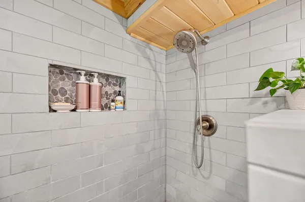 $1,000,000 | 125 Bridge Street, Waitsfield, VT 05673