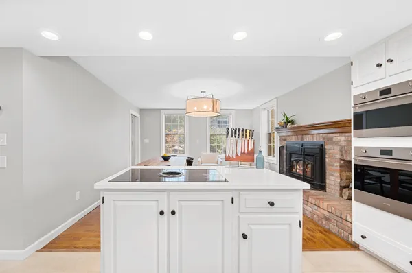 $1,000,000 | 125 Bridge Street, Waitsfield, VT 05673