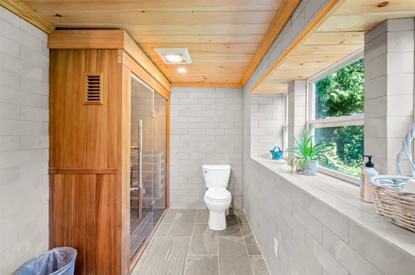 $1,000,000 | 125 Bridge Street, Waitsfield, VT 05673