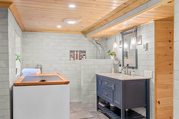 $1,000,000 | 125 Bridge Street, Waitsfield, VT 05673