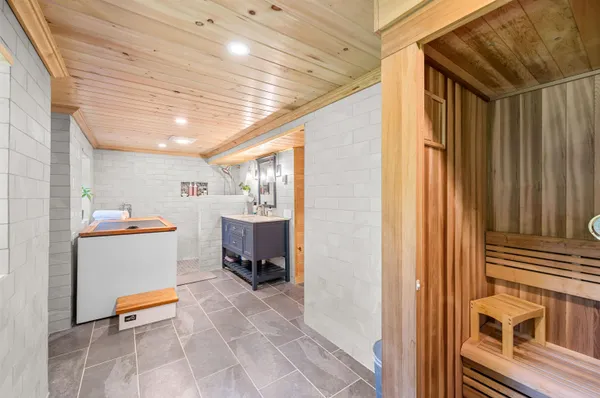 $1,000,000 | 125 Bridge Street, Waitsfield, VT 05673