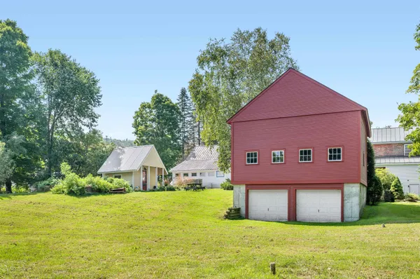 $1,000,000 | 125 Bridge Street, Waitsfield, VT 05673