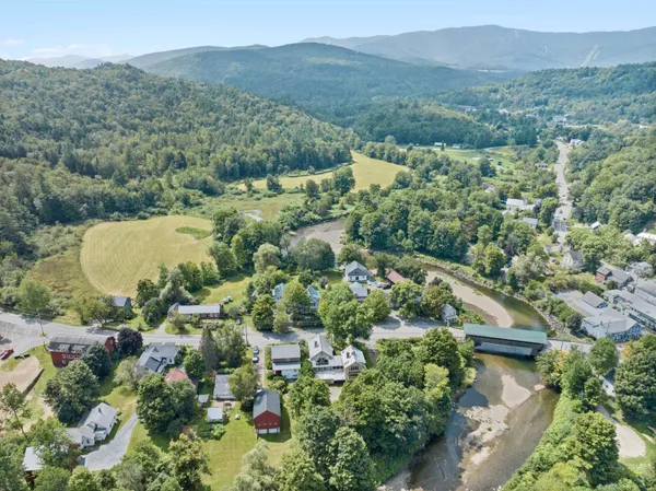 $1,000,000 | 125 Bridge Street, Waitsfield, VT 05673