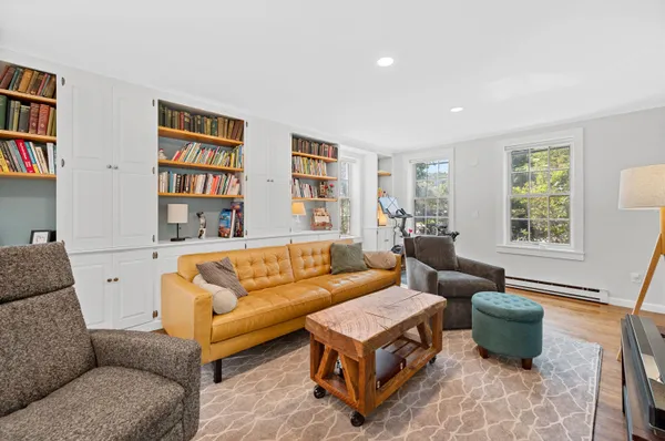 $1,000,000 | 125 Bridge Street, Waitsfield, VT 05673