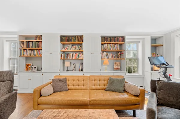 $1,000,000 | 125 Bridge Street, Waitsfield, VT 05673