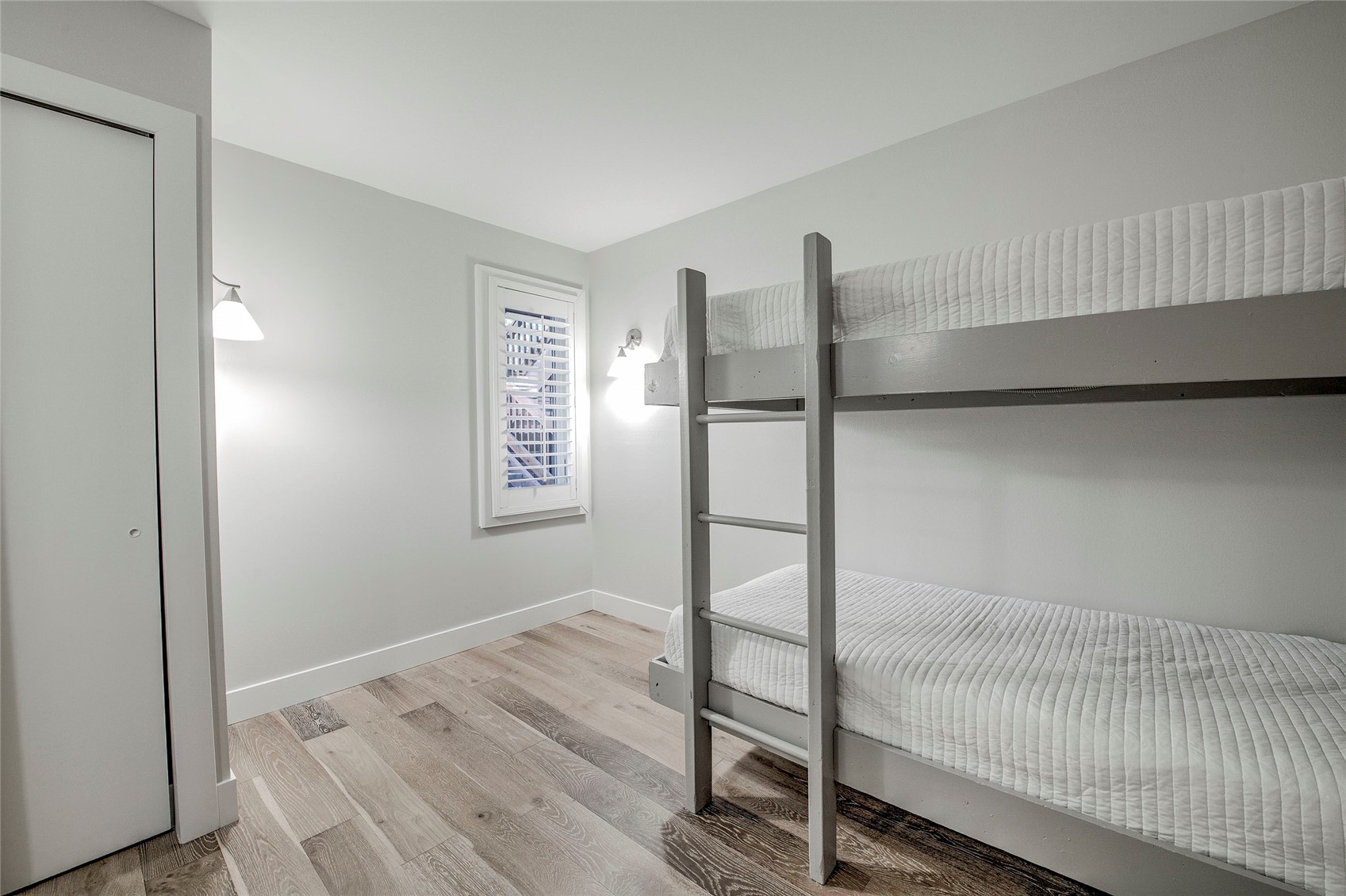 1120 Ski Hill Road, Unit 16 Breckenridge, CO 80424 - Photo 9 of 23 a room that has a bed and a window