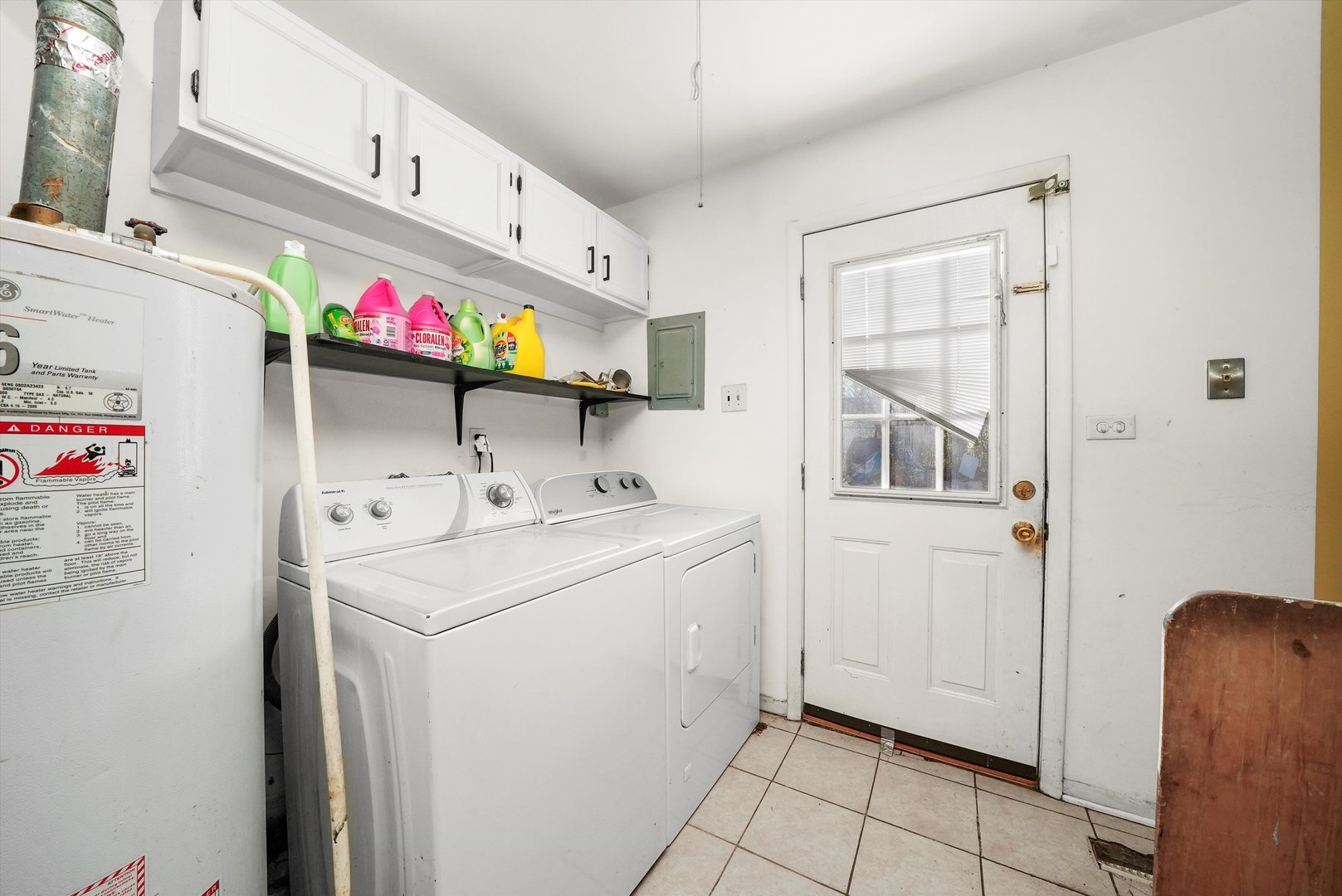 233 Rockhurst Road Bolingbrook, IL 60440 - Photo 14 of 29 a utility room with dryer and washer