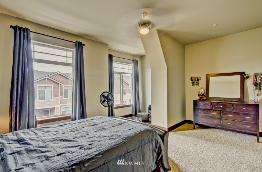 3953 Northeast 3rd Place Renton, WA 98056 - Photo 14 of 18