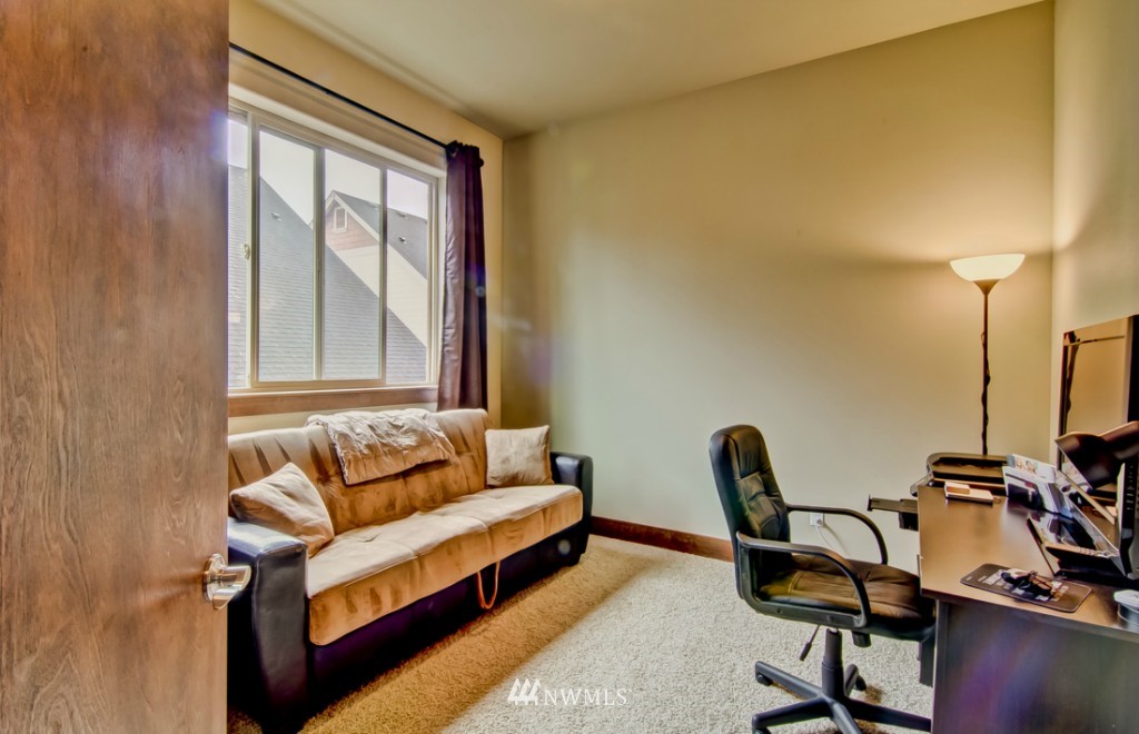 3953 Northeast 3rd Place Renton, WA 98056 - Photo 8 of 18