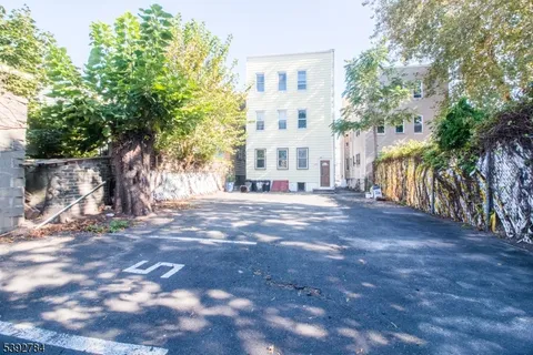 $2,800 | 93 21st Street, Unit 1, Irvington, NJ 07111