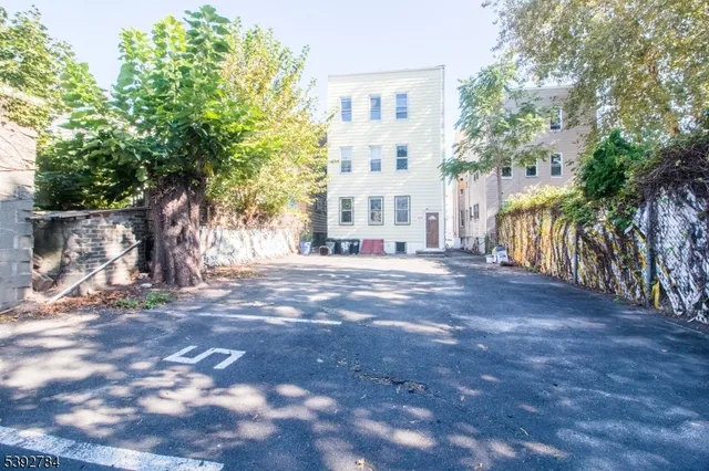 $2,800 | 93 21st Street, Unit 1, Irvington, NJ 07111