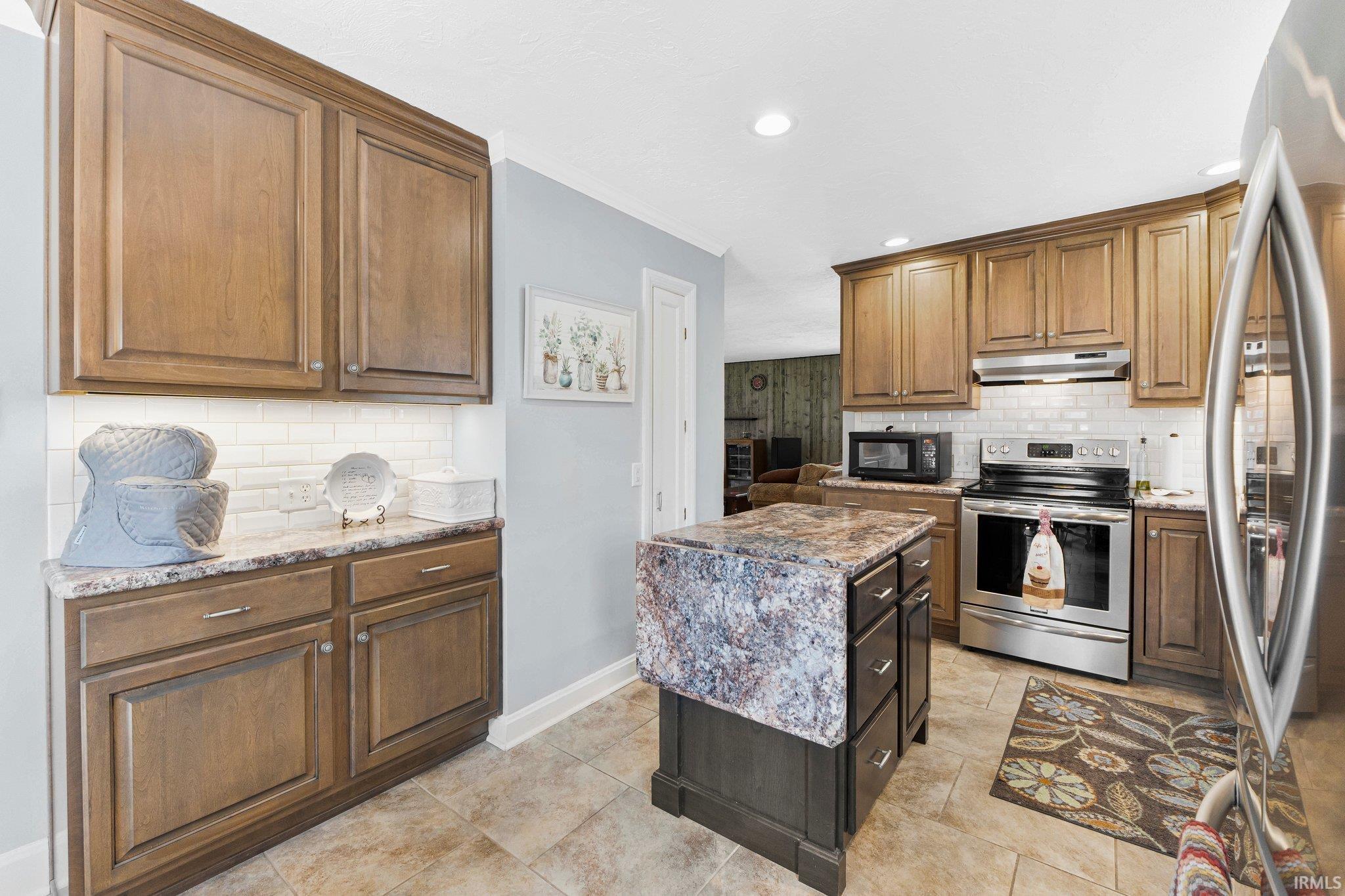 1626 Cherokee Road Fort Wayne, IN 46808 - Photo 12 of 36