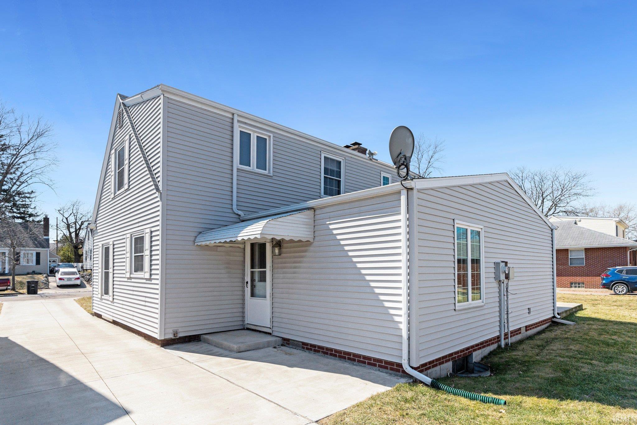 1626 Cherokee Road Fort Wayne, IN 46808 - Photo 6 of 36