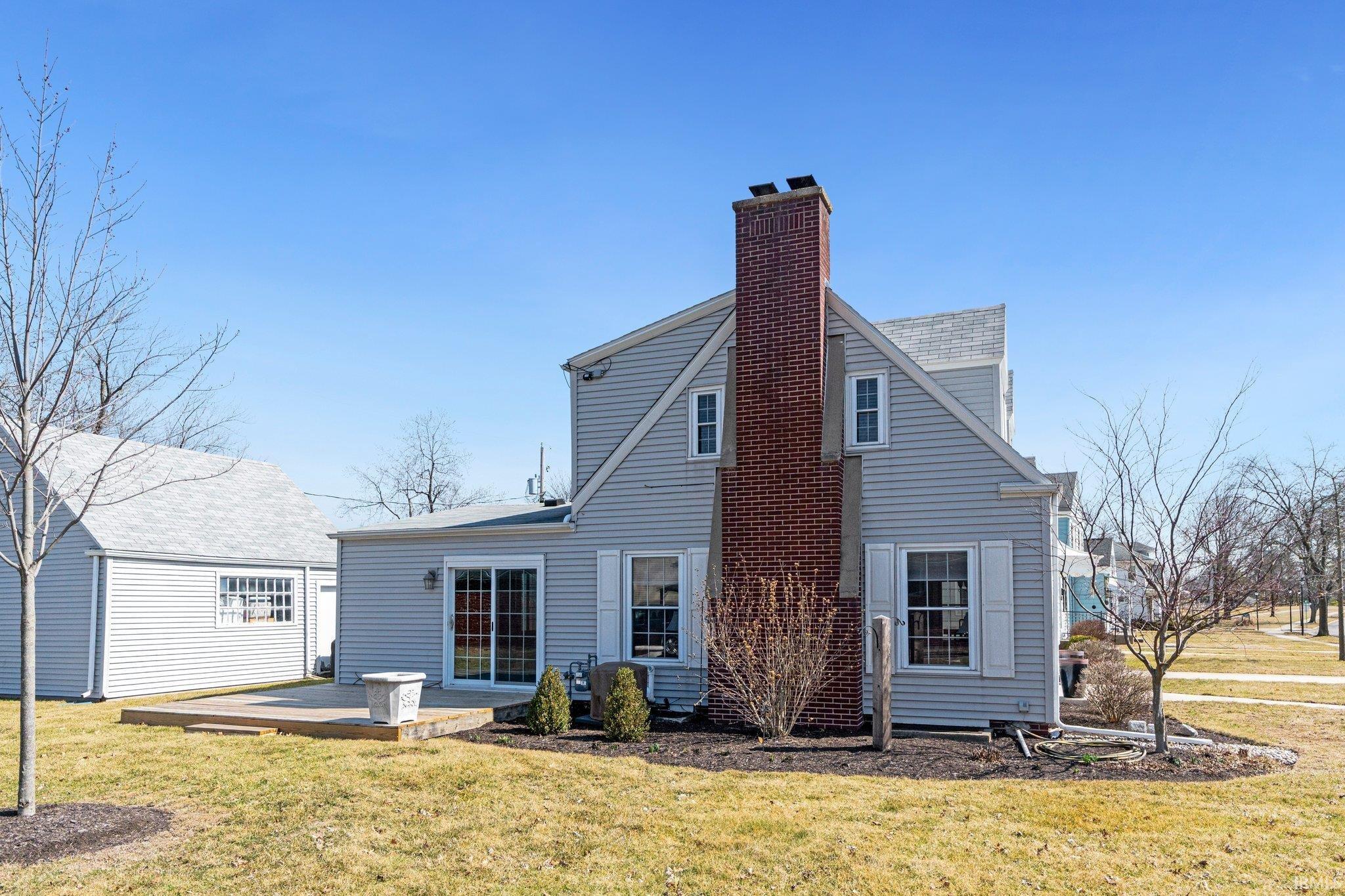 1626 Cherokee Road Fort Wayne, IN 46808 - Photo 7 of 36