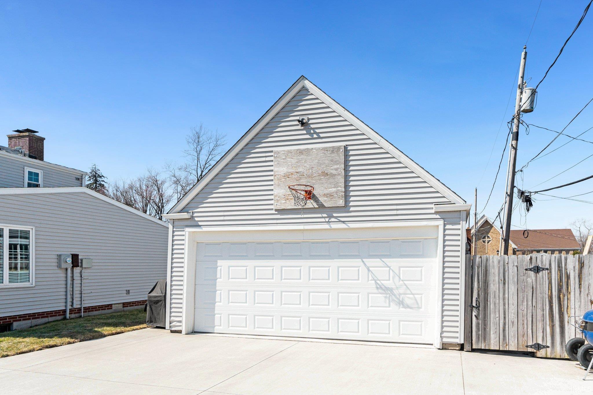 1626 Cherokee Road Fort Wayne, IN 46808 - Photo 8 of 36