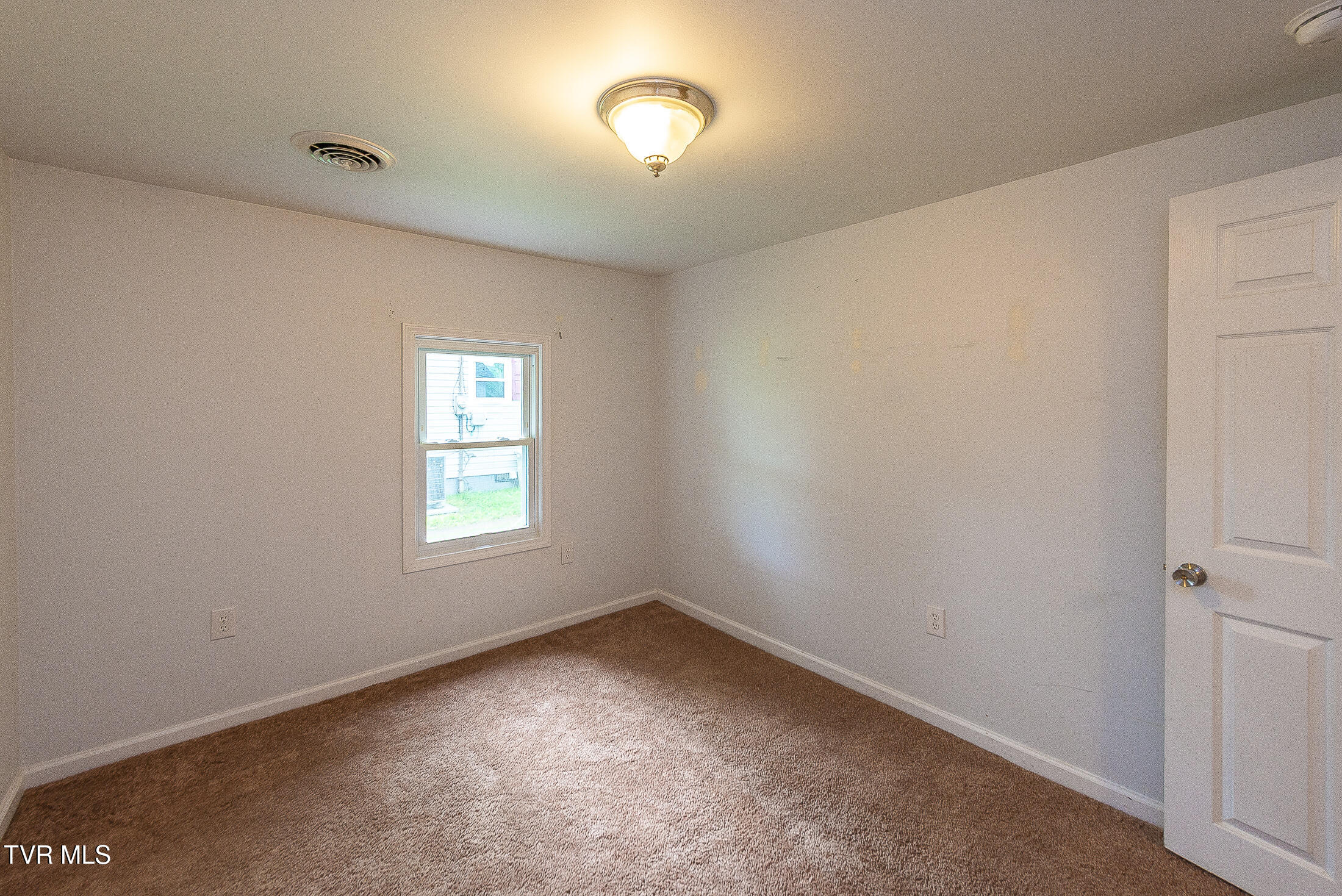 524 Old Beason Well Road Kingsport, TN 37660 - Photo 14 of 22 DSC_0385