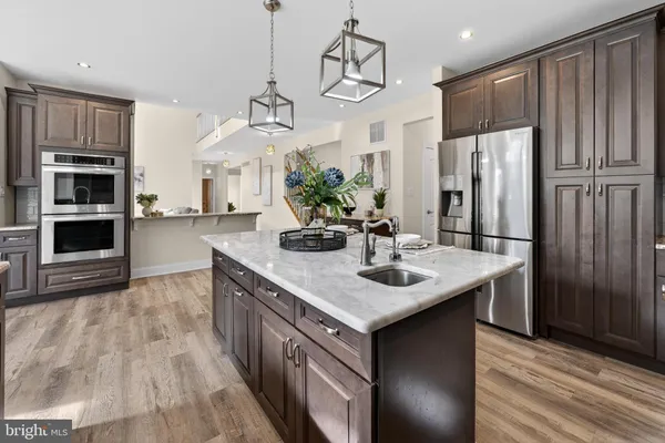 $1,349,000 | 11 Rolling Glen Court, Mount Laurel, NJ 08054