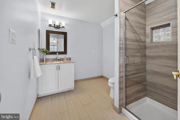 $1,349,000 | 11 Rolling Glen Court, Mount Laurel, NJ 08054