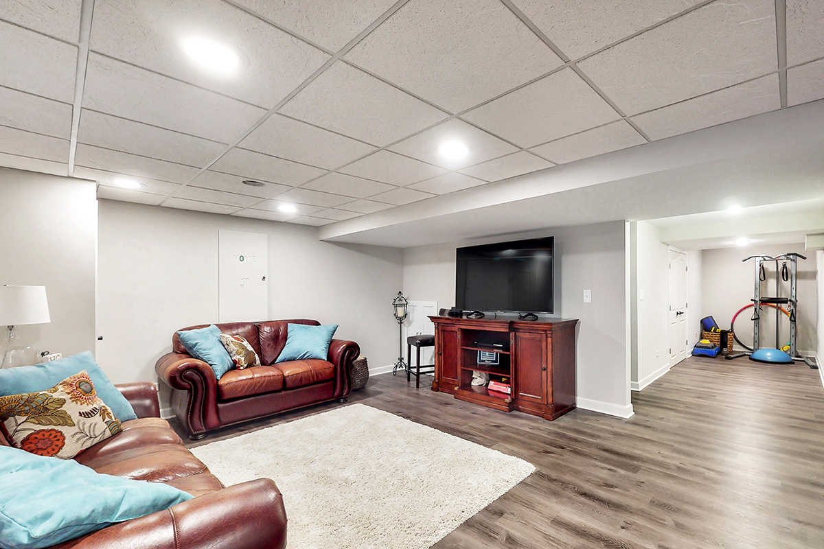 319 Kennedy Drive St. Charles, IL 60175 - Photo 19 of 24