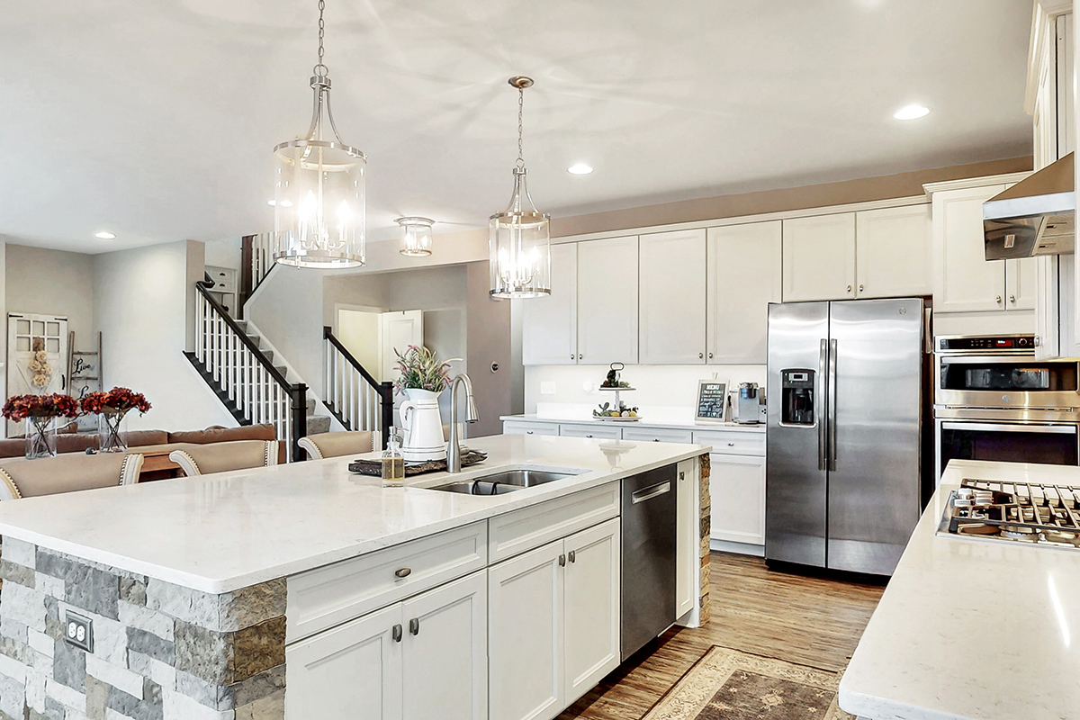 319 Kennedy Drive St. Charles, IL 60175 - Photo 8 of 24