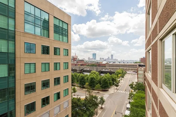 $4,000 | 10 Museum Way, Unit 921, Cambridge, MA 02141