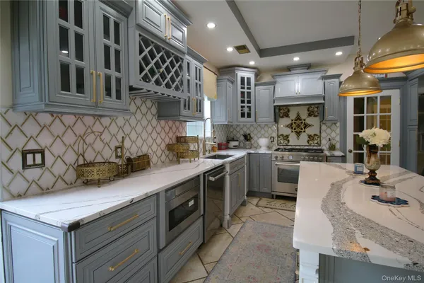 $980,000 | 469 Donald Boulevard, Holbrook, NY 11741