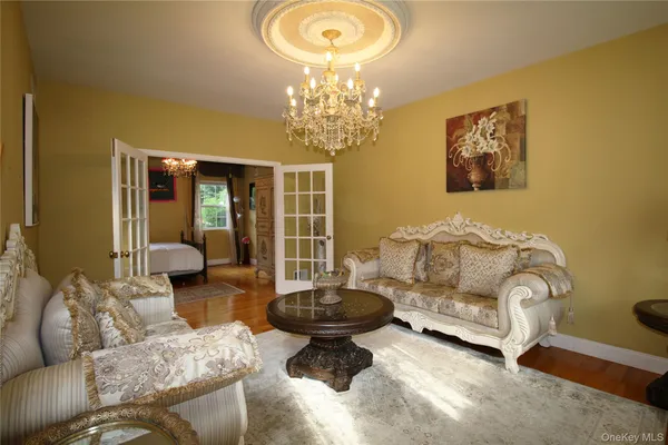 $980,000 | 469 Donald Boulevard, Holbrook, NY 11741