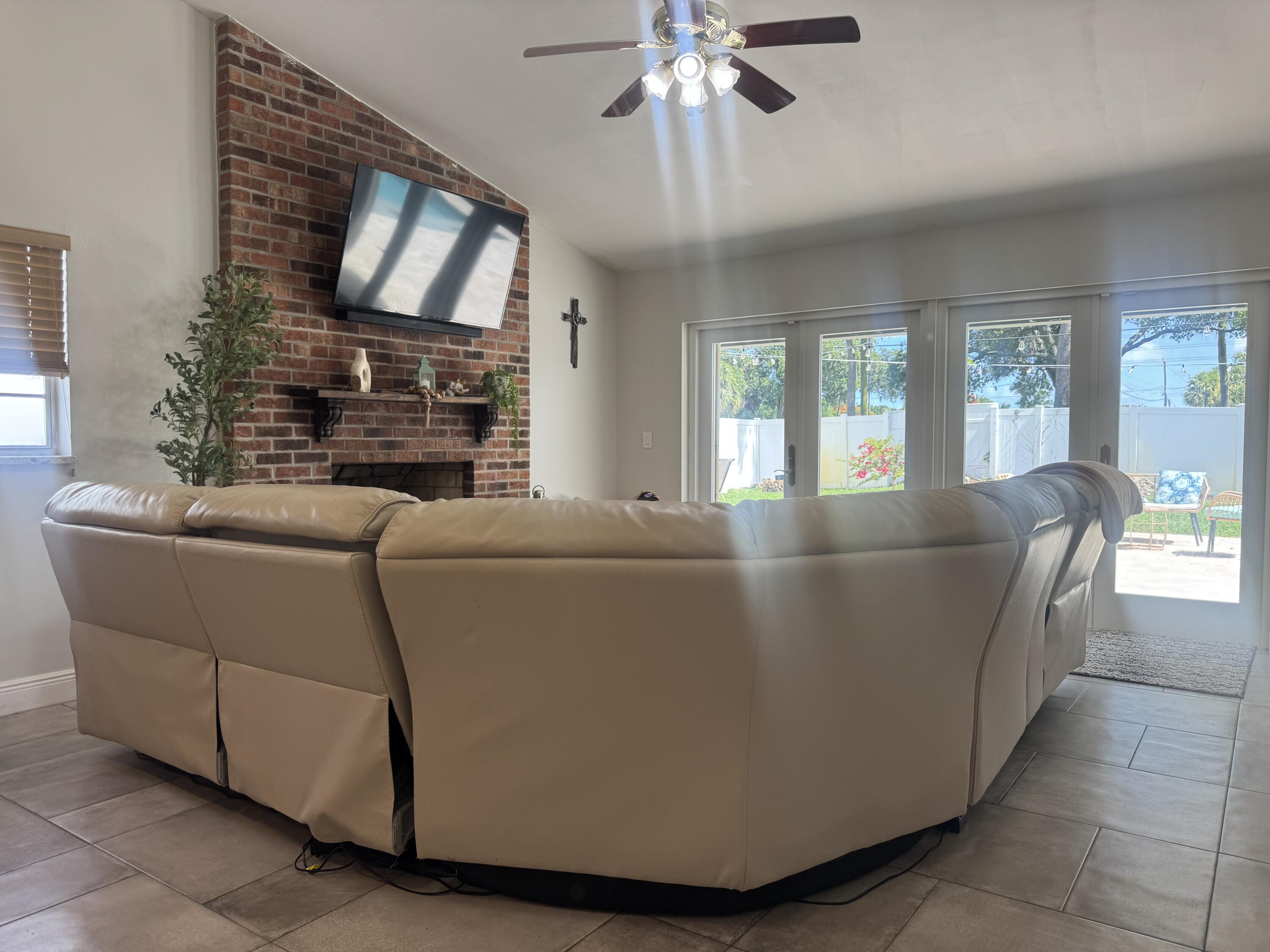 2518 Ranch House Road West Palm Beach, FL 33406 - Photo 8 of 26 IMG_2951