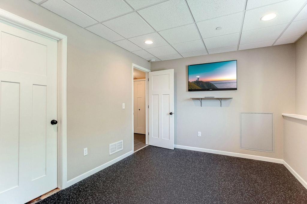 8934 Southwest Village Loop Chanhassen, MN 55317 - Photo 24 of 48