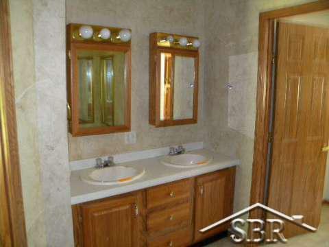 13333 Bishop Road Chesaning, MI 48616 - Photo 11 of 14 20095596-10.JPG