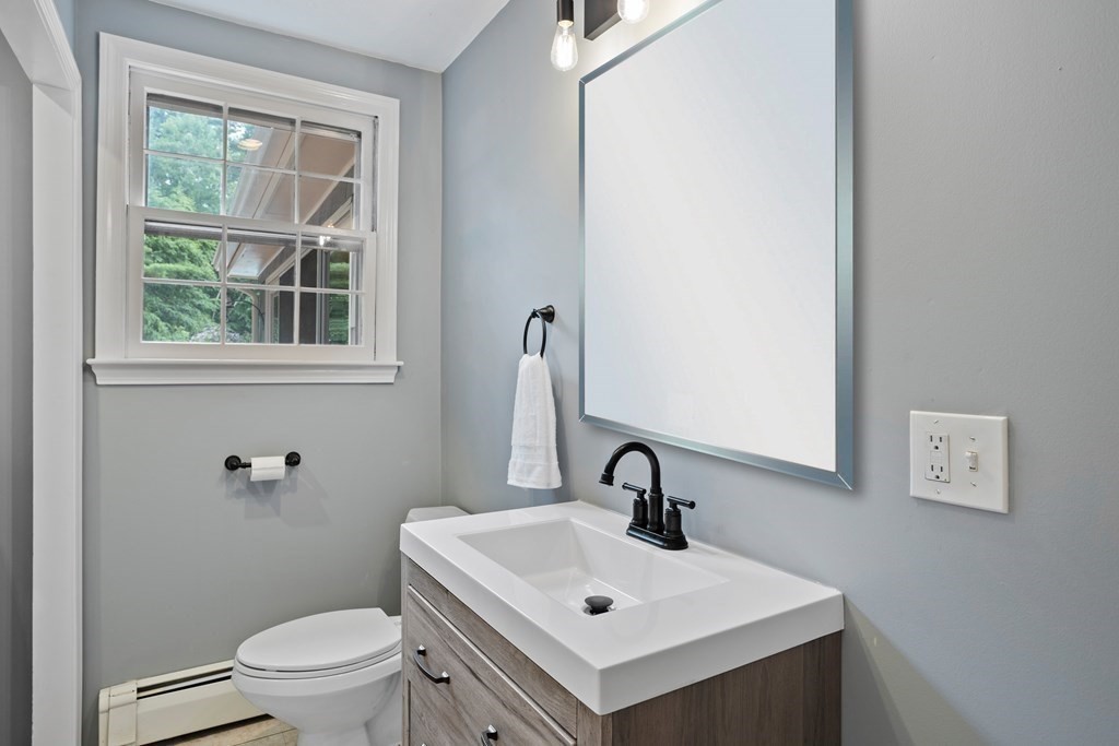 66 Nottingham Road Dracut, MA 01826 - Photo 17 of 40 Gallery Image 17