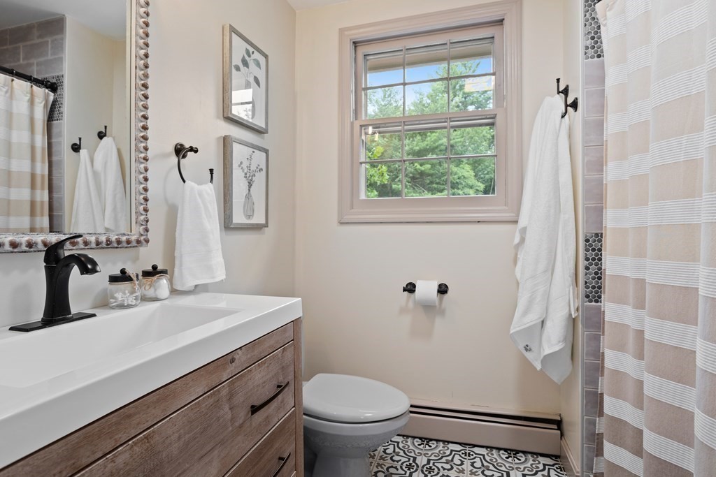 66 Nottingham Road Dracut, MA 01826 - Photo 21 of 40 Gallery Image 21