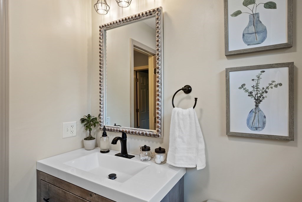 66 Nottingham Road Dracut, MA 01826 - Photo 22 of 40 Gallery Image 22