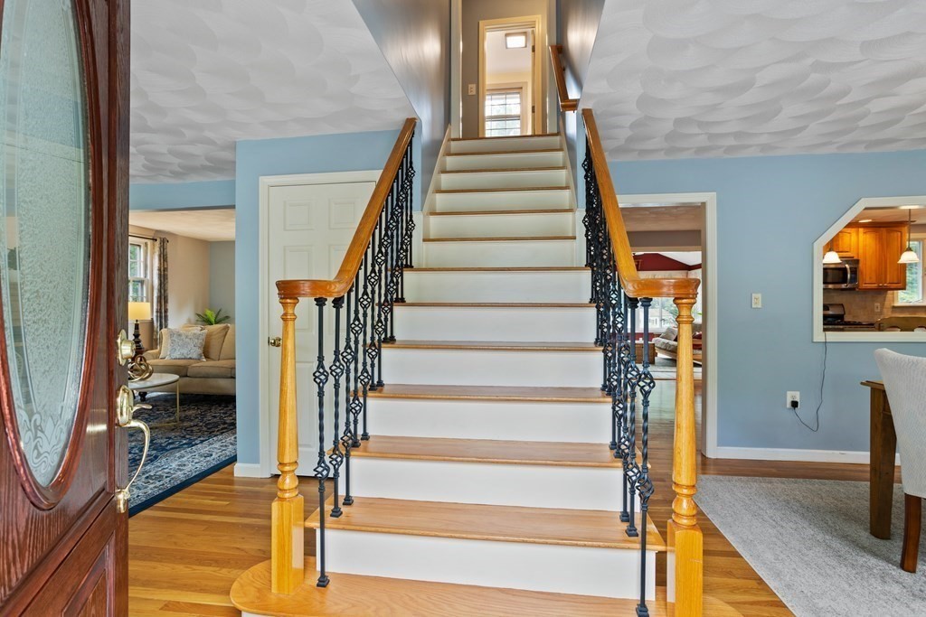 66 Nottingham Road Dracut, MA 01826 - Photo 3 of 40 Gallery Image 3