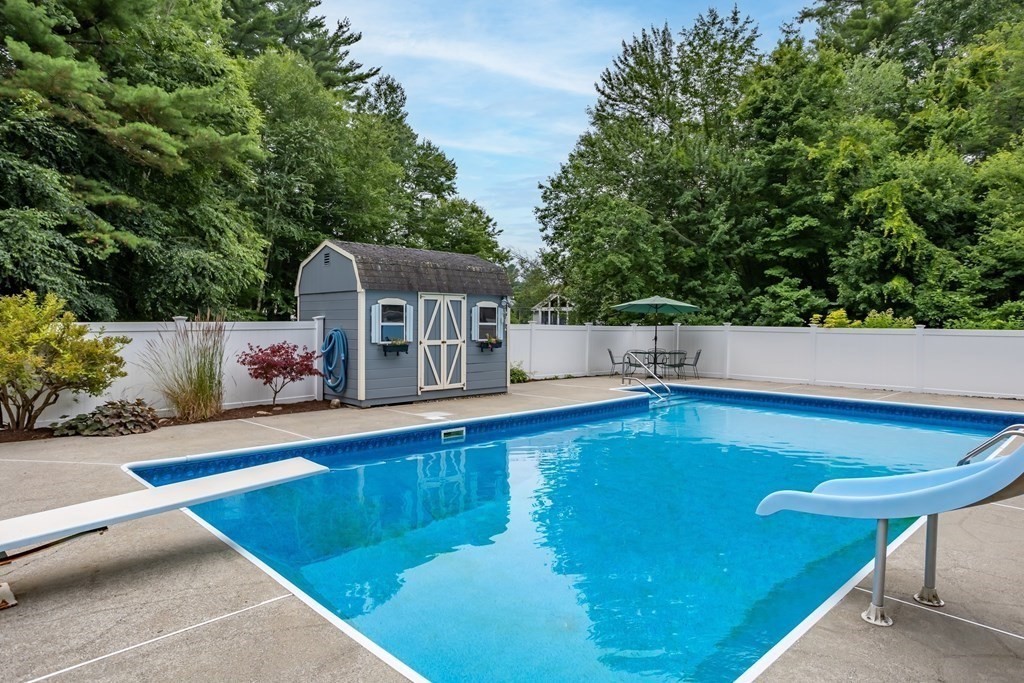 66 Nottingham Road Dracut, MA 01826 - Photo 37 of 40 Gallery Image 37