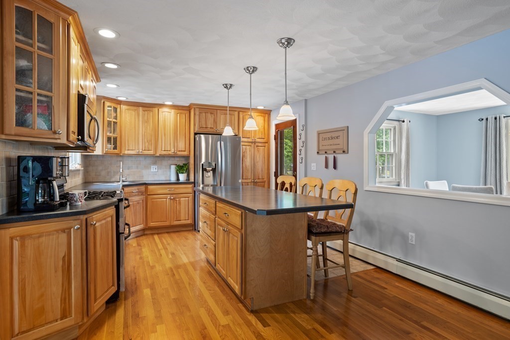 66 Nottingham Road Dracut, MA 01826 - Photo 6 of 40 Gallery Image 6
