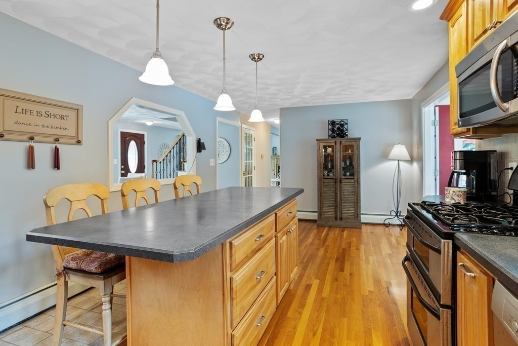 66 Nottingham Road Dracut, MA 01826 - Photo 7 of 40 Gallery Image 7
