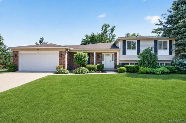 $500,000 | 87 Duncan Drive, Troy, MI 48098